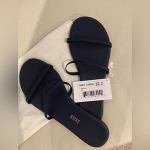 Tkees New with tags & shoe bag